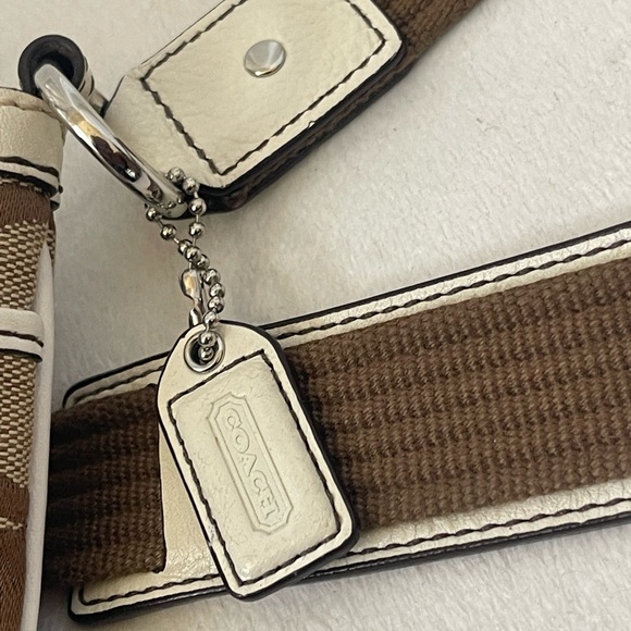 Coach Brown Signature Canvas Crossbody Bag EUC - Picture 3 of 12